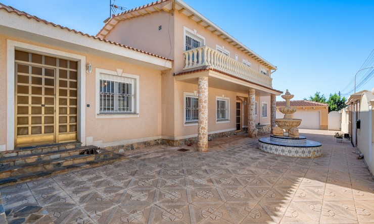 Videresalg - Frittliggende Villa - Ciudad Quesada - Ciudad Quesada - Byen