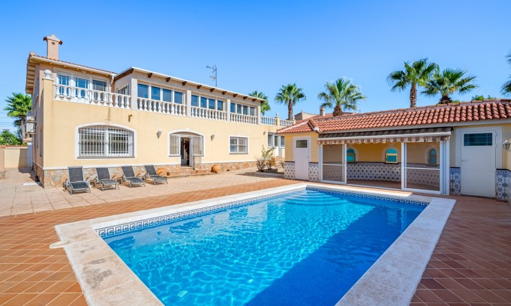 Videresalg - Frittliggende Villa - Ciudad Quesada - Ciudad Quesada - Byen