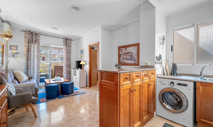 Re-Sale - Apartment - Torrevieja - Torrevieja - Centre