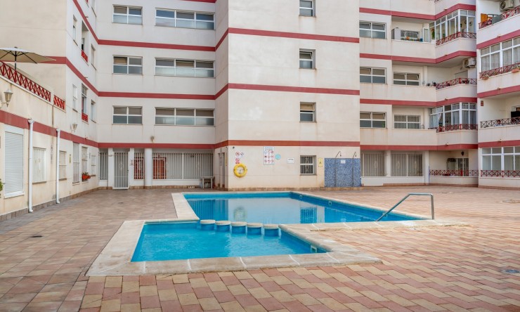 Re-Sale - Apartment - Torrevieja - Torrevieja - Centre