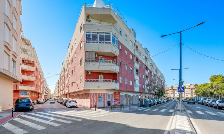 Re-Sale - Apartment - Torrevieja - Torrevieja - Centre