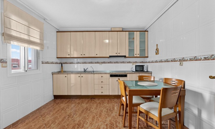 Re-Sale - Apartment - Torrevieja - Torrevieja - Centre