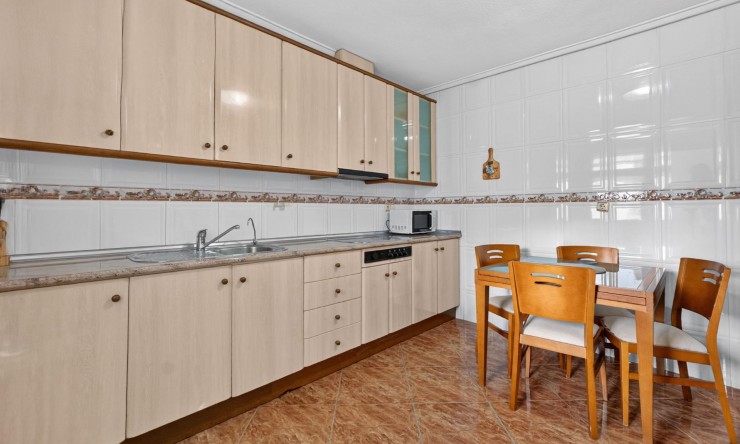 Re-Sale - Apartment - Torrevieja - Torrevieja - Centre