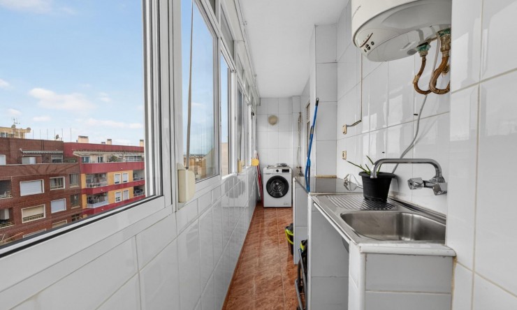 Re-Sale - Apartment - Torrevieja - Torrevieja - Centre