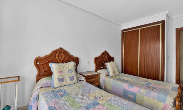 Re-Sale - Apartment - Torrevieja - Torrevieja - Centre