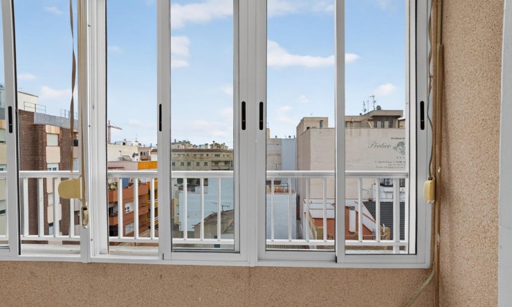 Re-Sale - Apartment - Torrevieja - Torrevieja - Centre