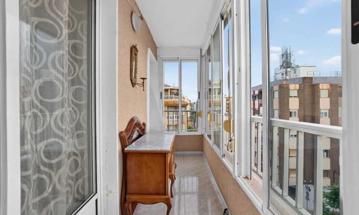 Re-Sale - Apartment - Torrevieja - Torrevieja - Centre