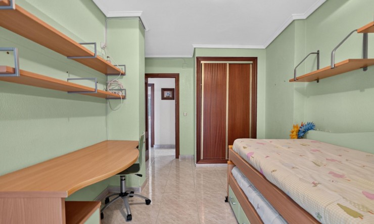 Re-Sale - Apartment - Torrevieja - Torrevieja - Centre