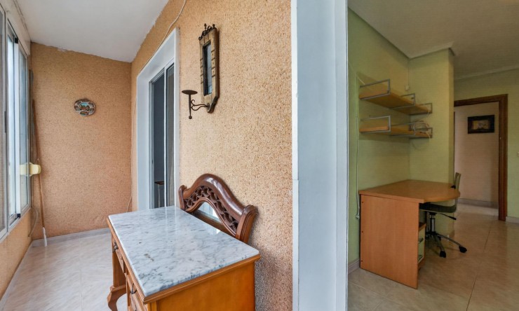 Re-Sale - Apartment - Torrevieja - Torrevieja - Centre