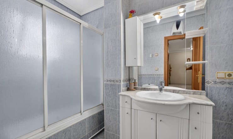 Re-Sale - Apartment - Torrevieja - Torrevieja - Centre