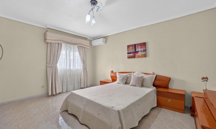 Re-Sale - Apartment - Torrevieja - Torrevieja - Centre