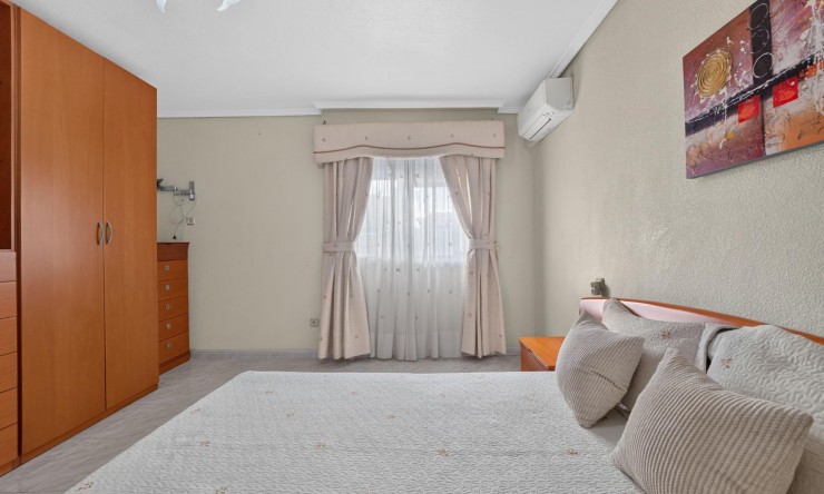 Re-Sale - Apartment - Torrevieja - Torrevieja - Centre