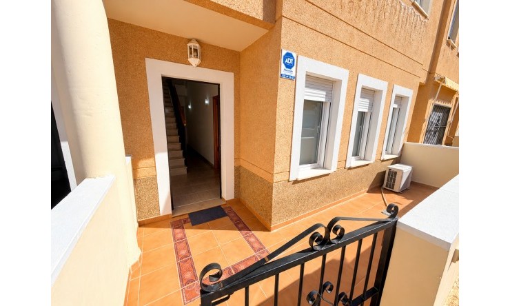 Re-Sale - Townhouse - Daya Nueva - Daya Nueva - Town