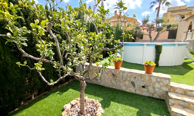 Videresalg - Frittliggende Villa - Ciudad Quesada - Pueblo Lucero