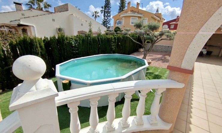 Videresalg - Frittliggende Villa - Ciudad Quesada - Pueblo Lucero
