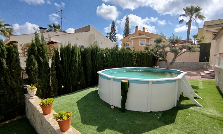 Videresalg - Frittliggende Villa - Ciudad Quesada - Pueblo Lucero