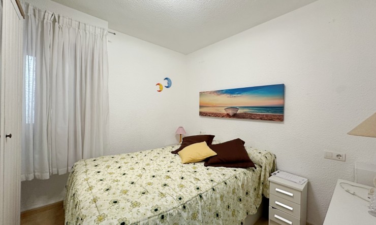 Re-Sale - Apartment - Torrevieja - Playa de los Naufragos
