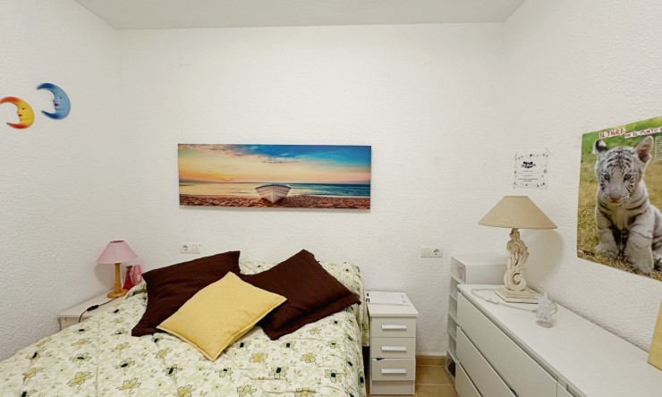 Re-Sale - Apartment - Torrevieja - Playa de los Naufragos