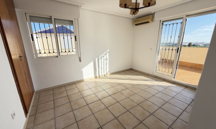 Wederverkoop - Vierkante Villa - Torrevieja - Los Balcones