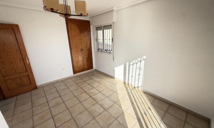 Wederverkoop - Vierkante Villa - Torrevieja - Los Balcones