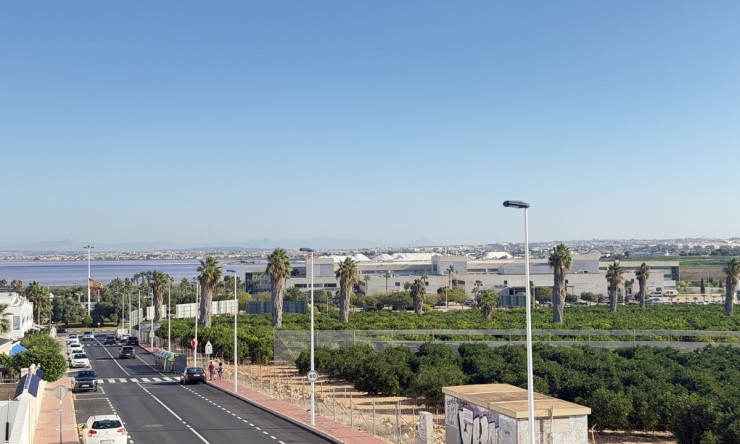 Wederverkoop - Vierkante Villa - Torrevieja - Los Balcones