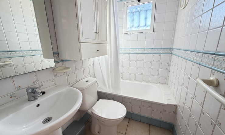 Wederverkoop - Vierkante Villa - Torrevieja - Los Balcones